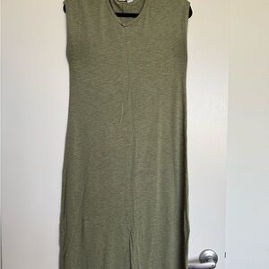 Old Navy Sleeveless Midi Dress in Sage